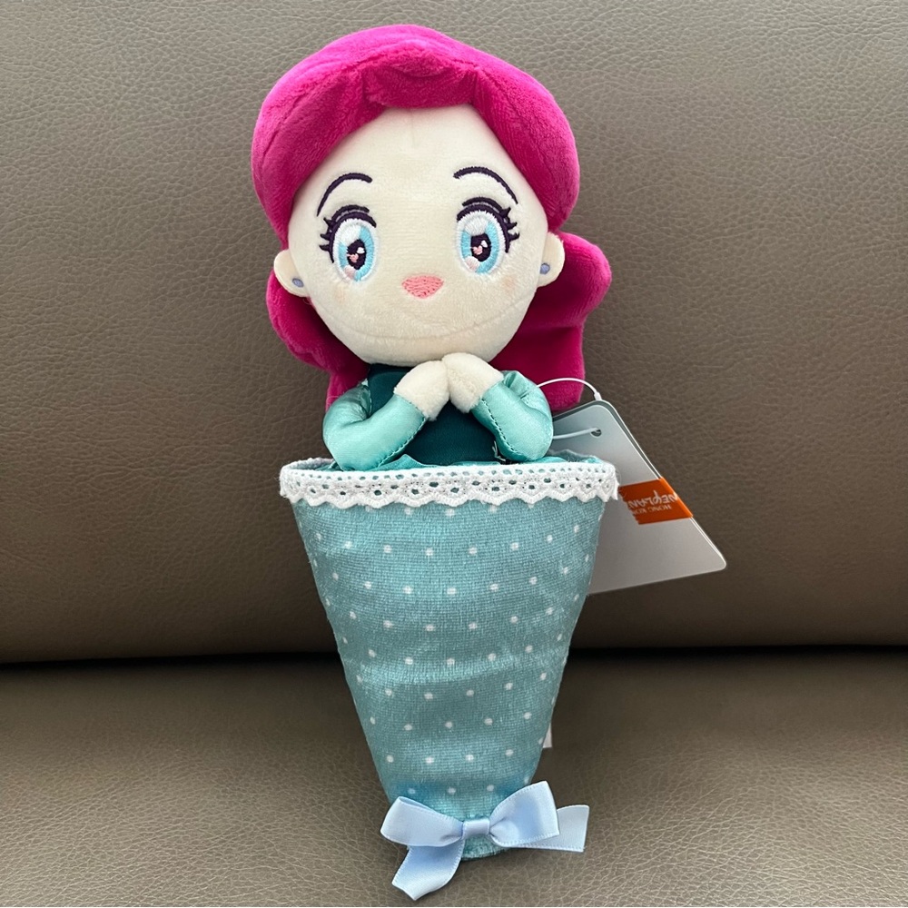 BNWT 20cm Disneyland Hong Kong Princess Little Mermaid Ariel Bouquet Plush